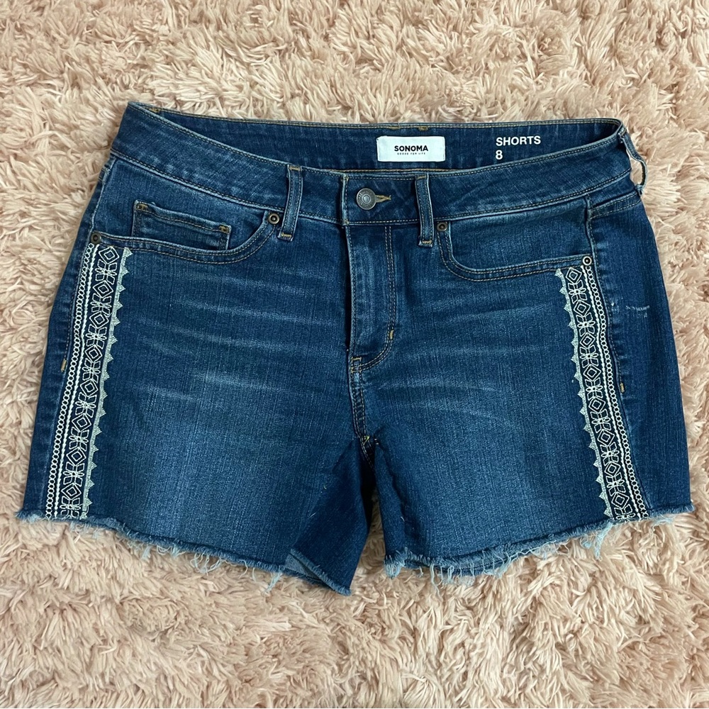 Sonoma shorts, Size 8, with lace design of the sides